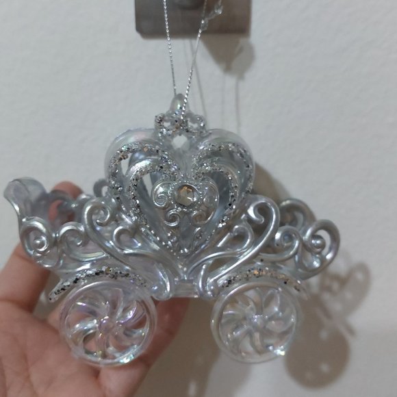 Glittering Carriage Beautiful Festive Holiday Ornaments - Picture 6 of 8